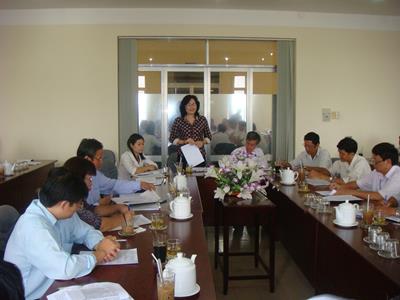Lam viec HDND Vinh Cuu.jpg