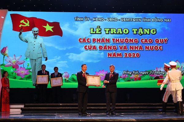 Lễ trao tặng các phần thưởng cấp Nhà nước đợt 1 năm 2020 - 3.JPG