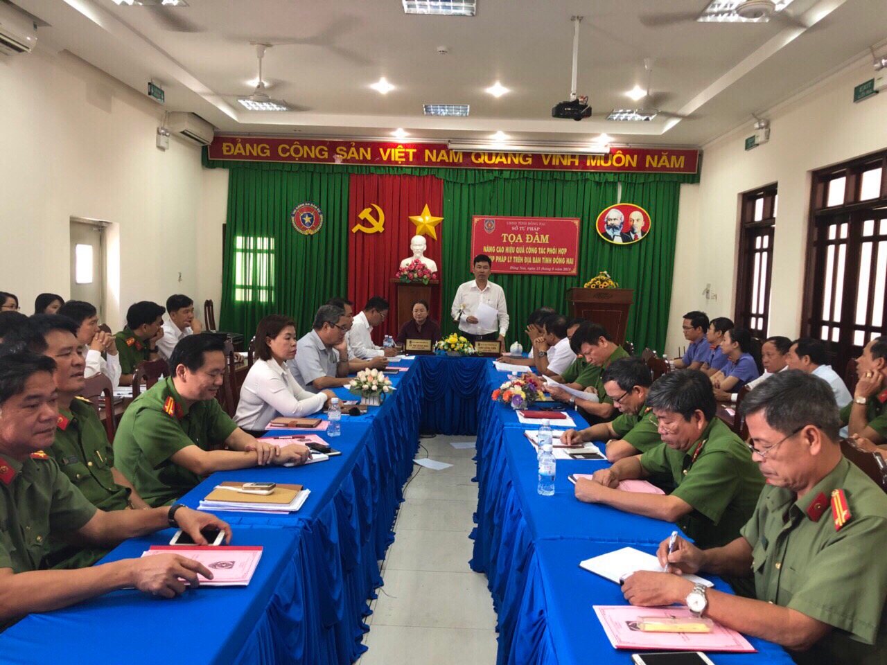 tU PHAP PHOI HOP.JPG