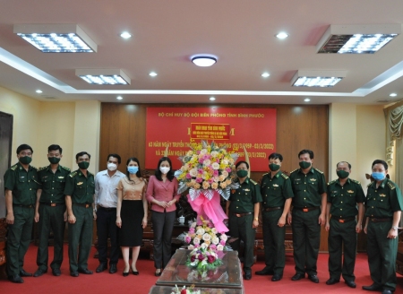 Đoàn ĐBQH tỉnh thăm, tặng quà cho một số hộ dân có hoàn cảnh khó khăn ở khu vực biên giới và một số đồn biên phòng trên địa bàn tỉnh