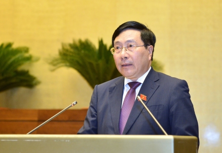 Phó Thủ tướng Thường trực Chính phủ Phạm Bình Minh phát biểu kết luận phiên chất vấn.