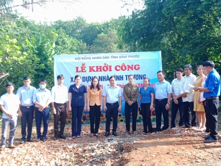 Khởi công xây dựng "nhà tình thương" nhân dịp Hội nghị giao ban công tác HĐND lần thứ 3 nhiệm kỳ 2021 – 2026, tại huyện Hớn Quản
