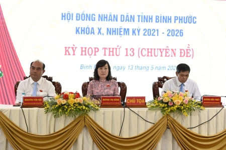 chủ tọa họp 13