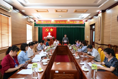 Ban văn hóa - xã hội HĐND tỉnh khảo sát việc chấp hành các quy định của pháp luật về công tác bảo vệ, chăm sóc và nâng cao sức khỏe nhân dân trên địa bàn thị xã Phước Long