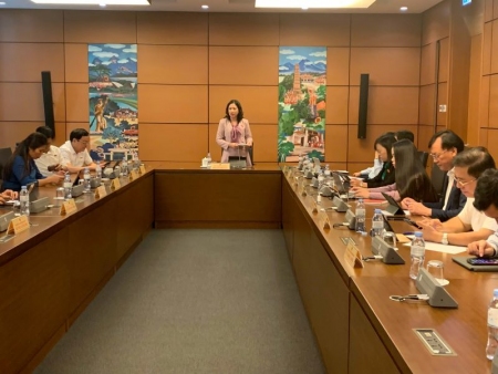 Đoàn đại biểu Quốc hội tỉnh tham gia thảo luận tại tổ về dự án Luật Quản lý và đầu tư vốn nhà nước tại doanh nghiệp và dự án Luật Công nghiệp công nghệ số