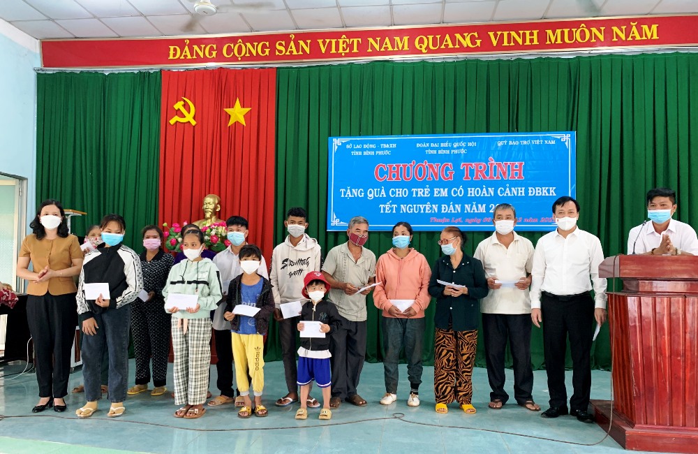 chi sang tang qua tre em to 2