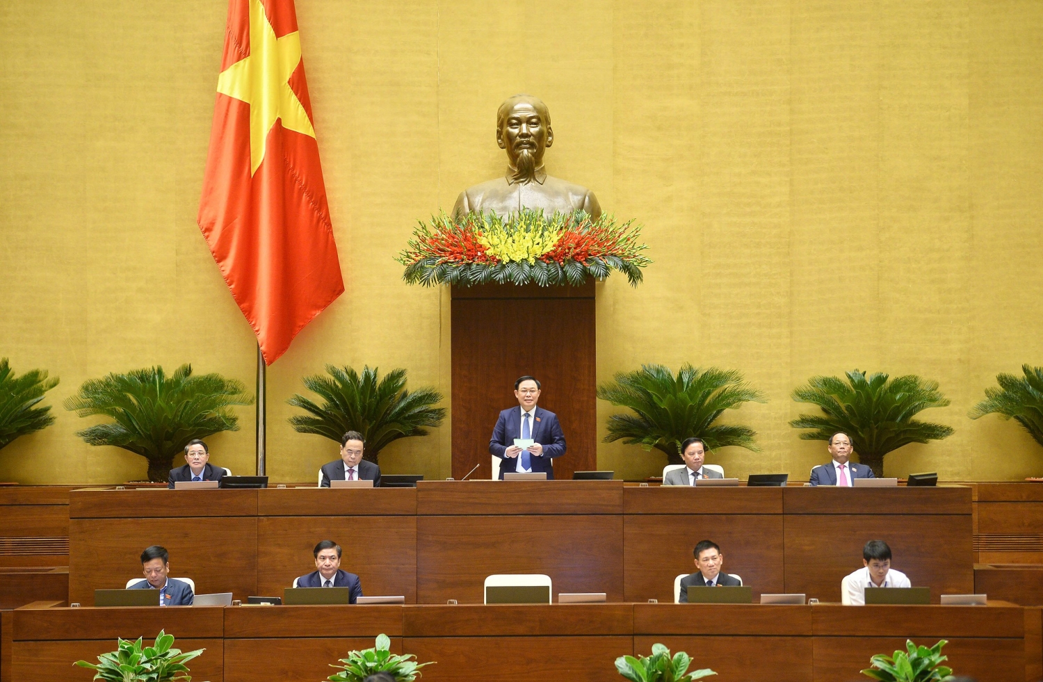 8 6 vuong dinh hue 1