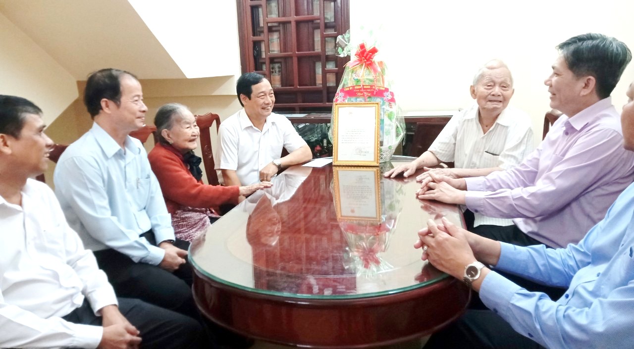 tham nguoi cao tuoi