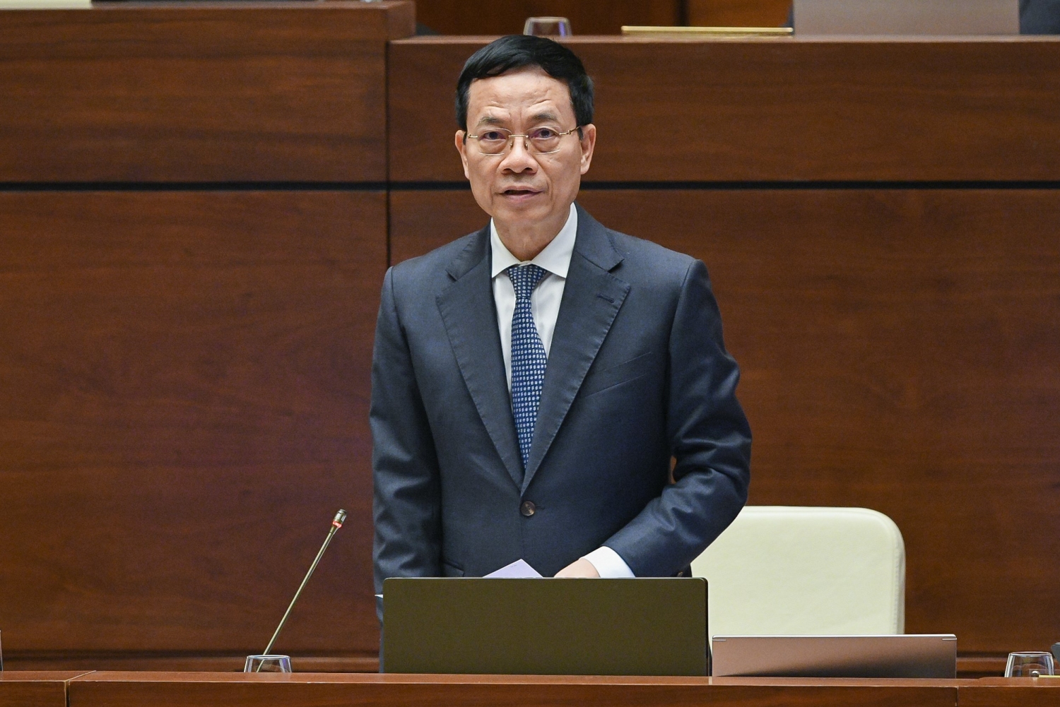 4 10 nhuyenmanhhung