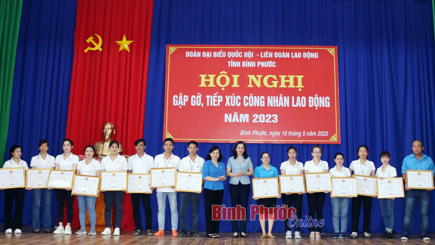 anh công nhân 11