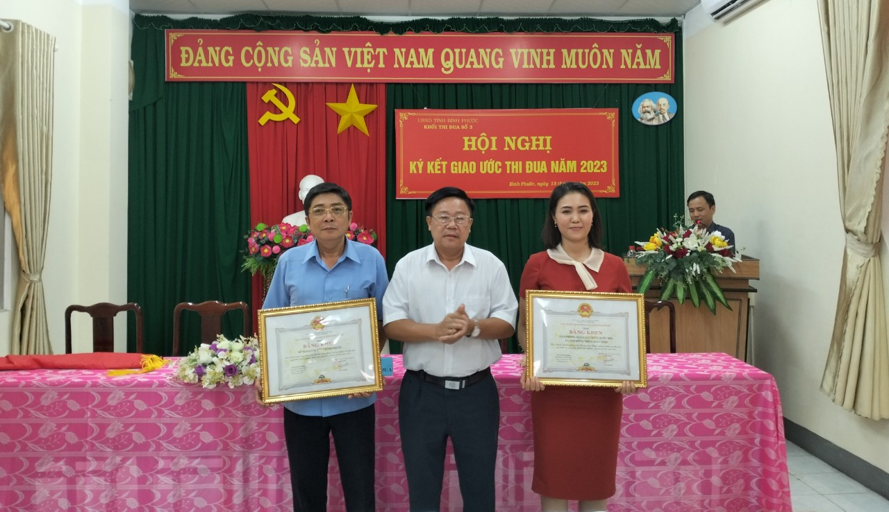 họp thu đua 3
