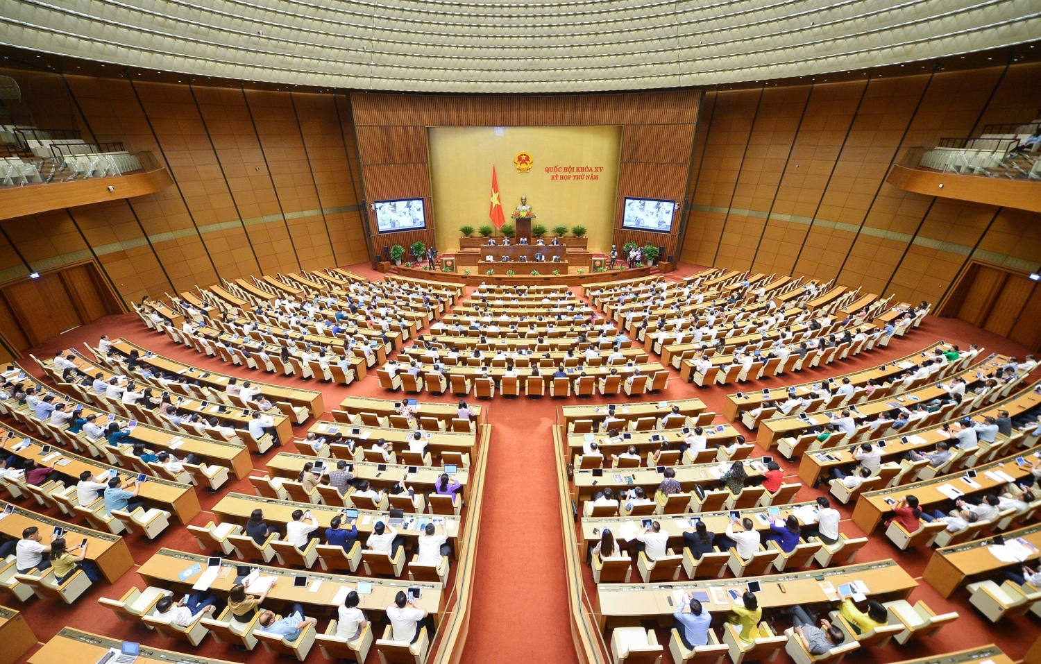 Toàn cảnh phiên họp 21 6