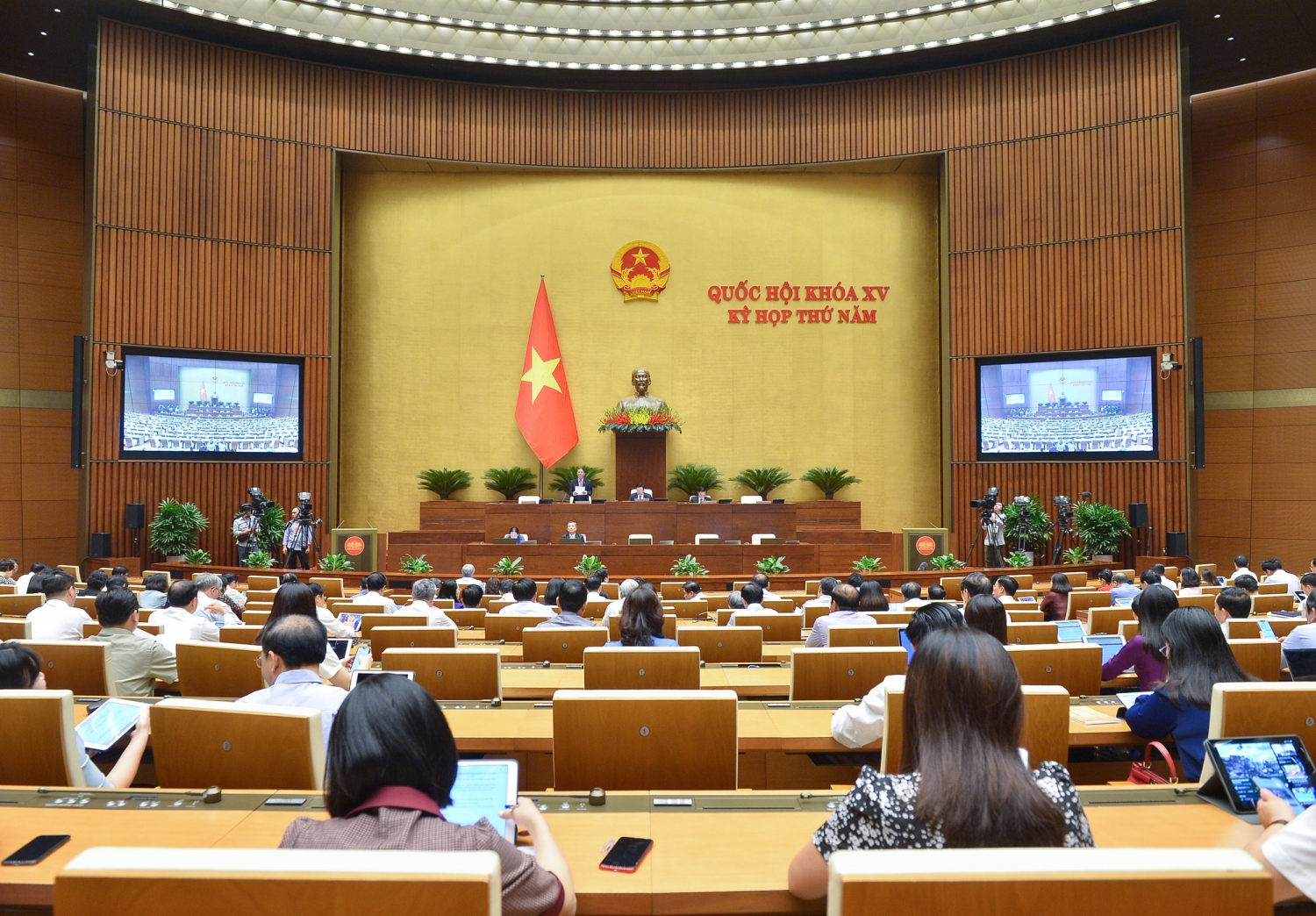 toàn cảnh phiên thảo luận 22 6