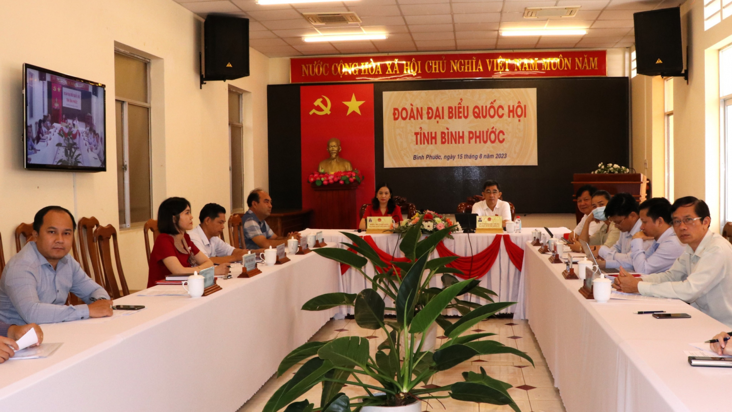 chất vấn3 jpg