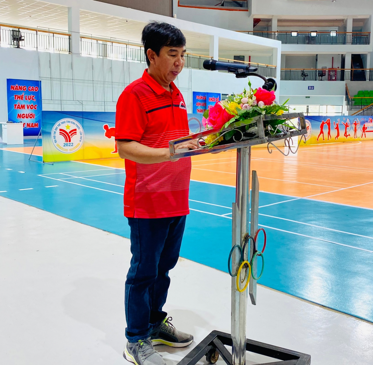 Hoi thao 1 1
