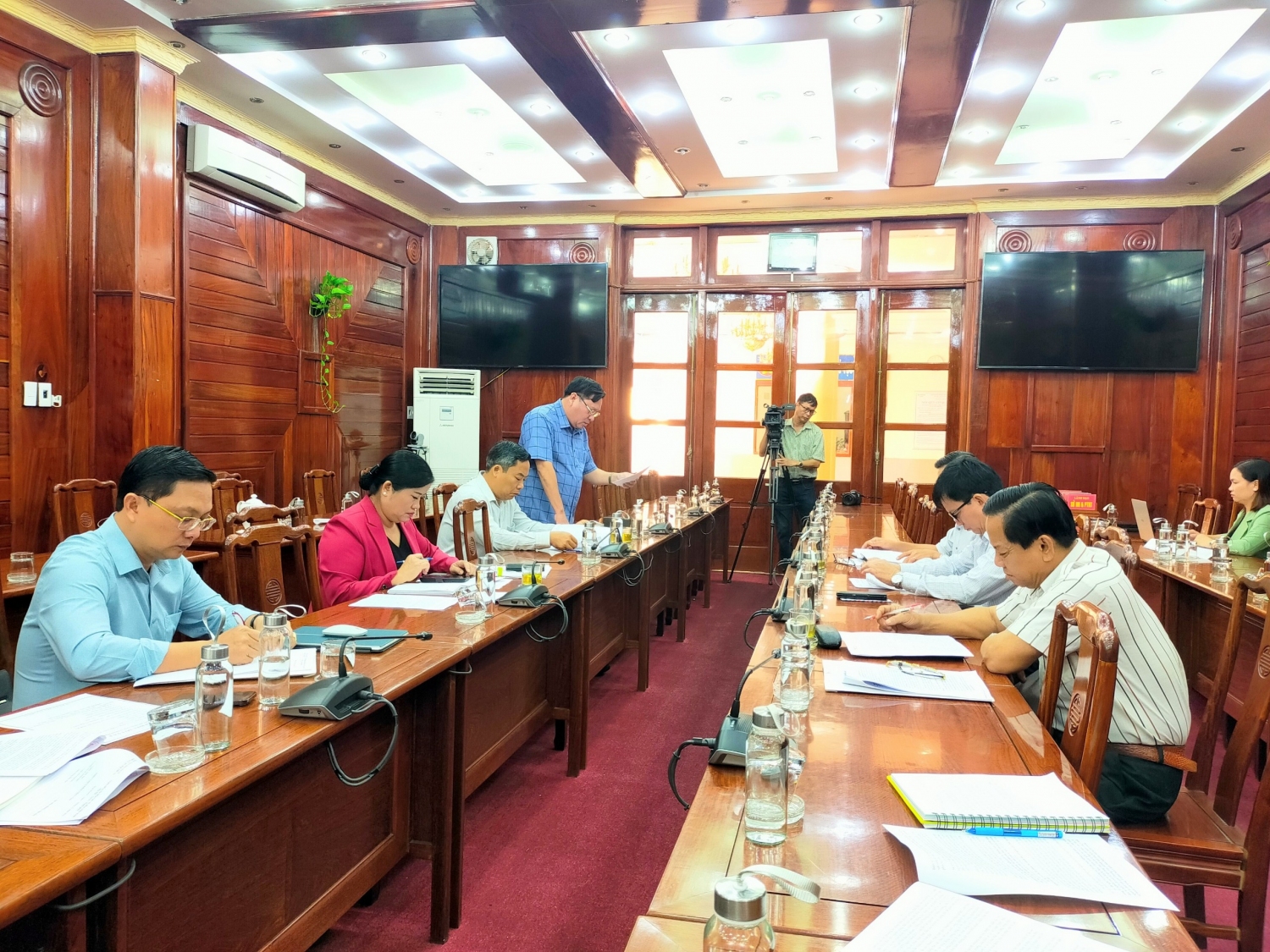 Vũ Mạnh Tiến Họp tổ