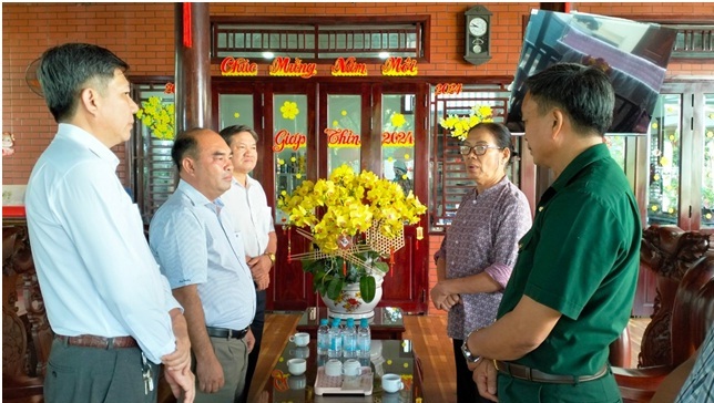 chúc tết BL 3