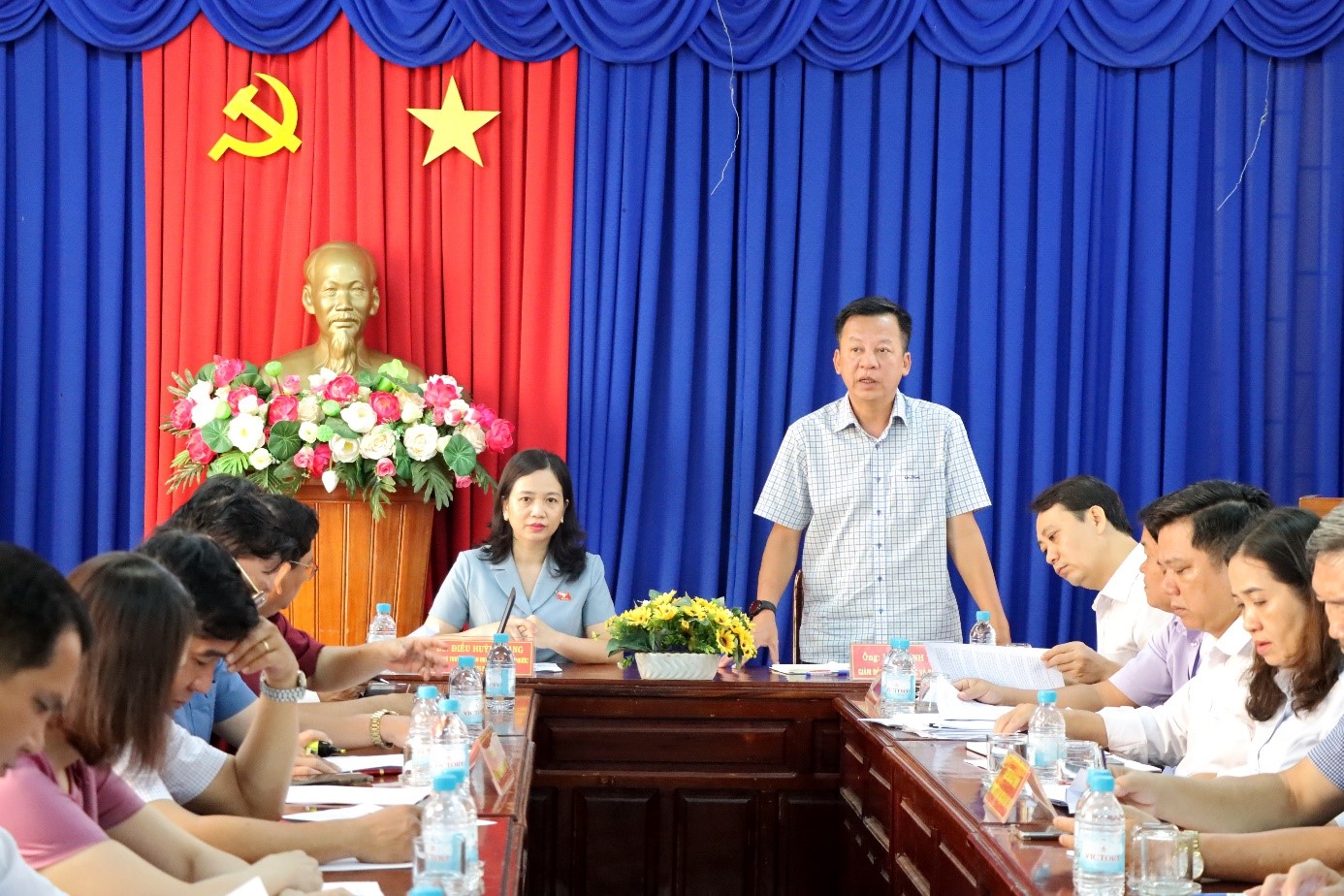 Ảnh ĐBQH GS tại Sở GD ĐT 4