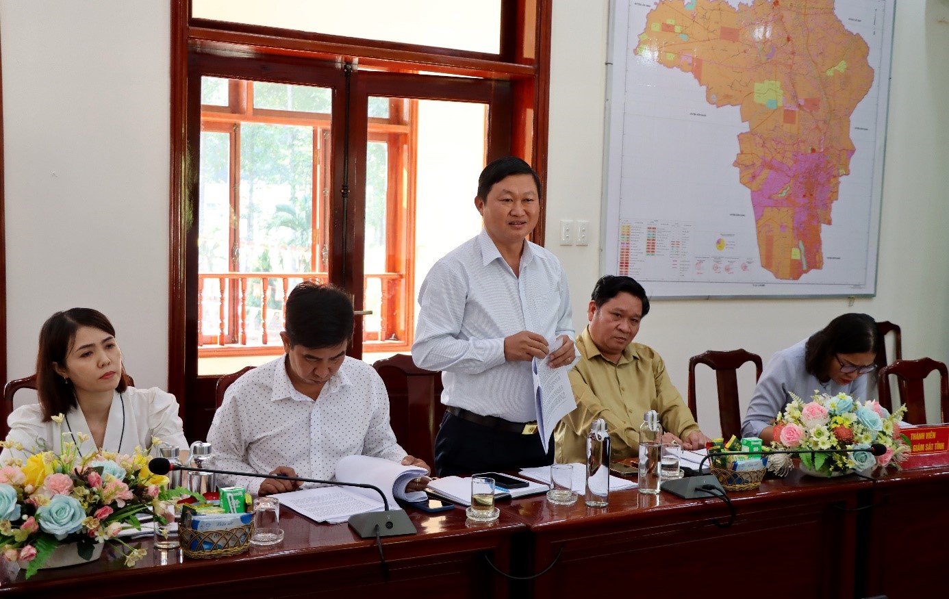 Ảnh ĐBQH GS tại thị xã Bình Long 2