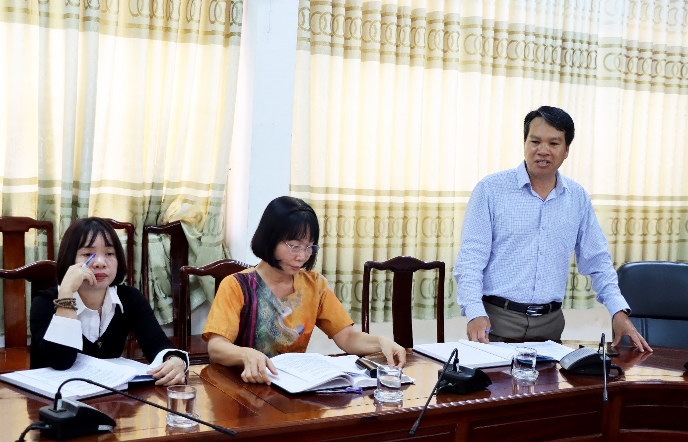 Ảnh ĐBQH GS tại trường CĐBP 4