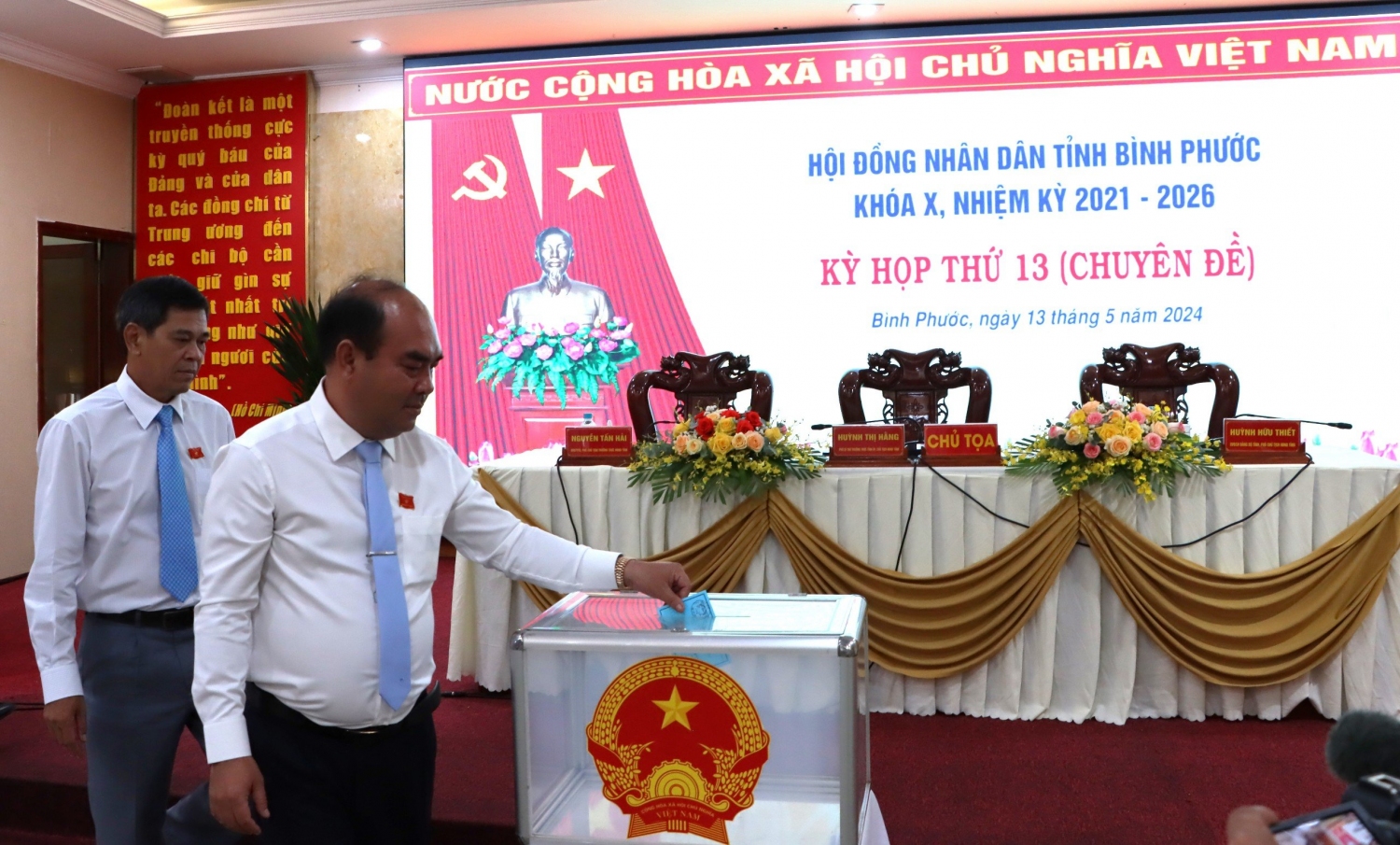 BỎ PHIẾU HỌP 13