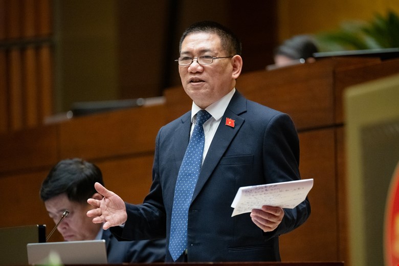Bộ trưởng Bộ Tài chính Hồ Đức Phớc giải trình, làm rõ ý kiến đại biểu Quốc hội nêu