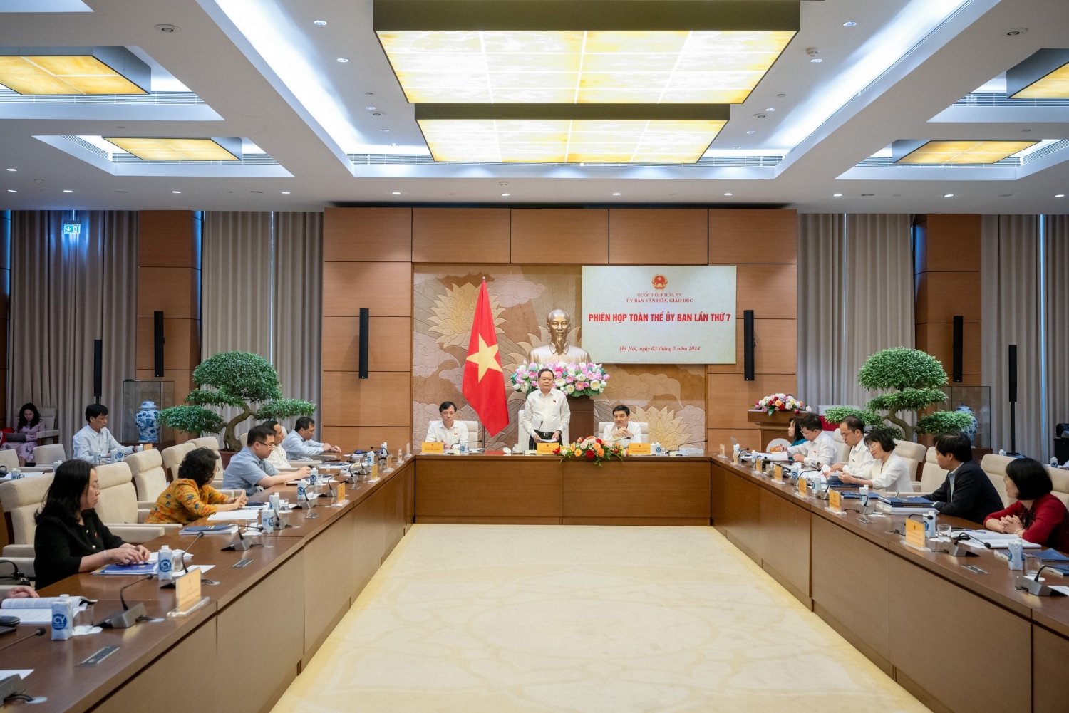 TOÀN CẢNH PHIÊN HỌP 7