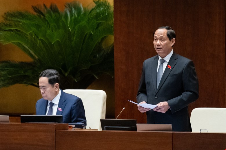 Phó chủ tịch Quốc hội Trần Quang Phương điều hành phiên họp