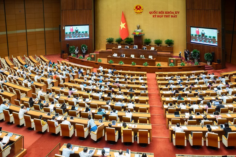 Quốc hội thảo luận ở hội trường về dự án Luật sửa đổi, bổ sung một số điều của Luật Cảnh vệ