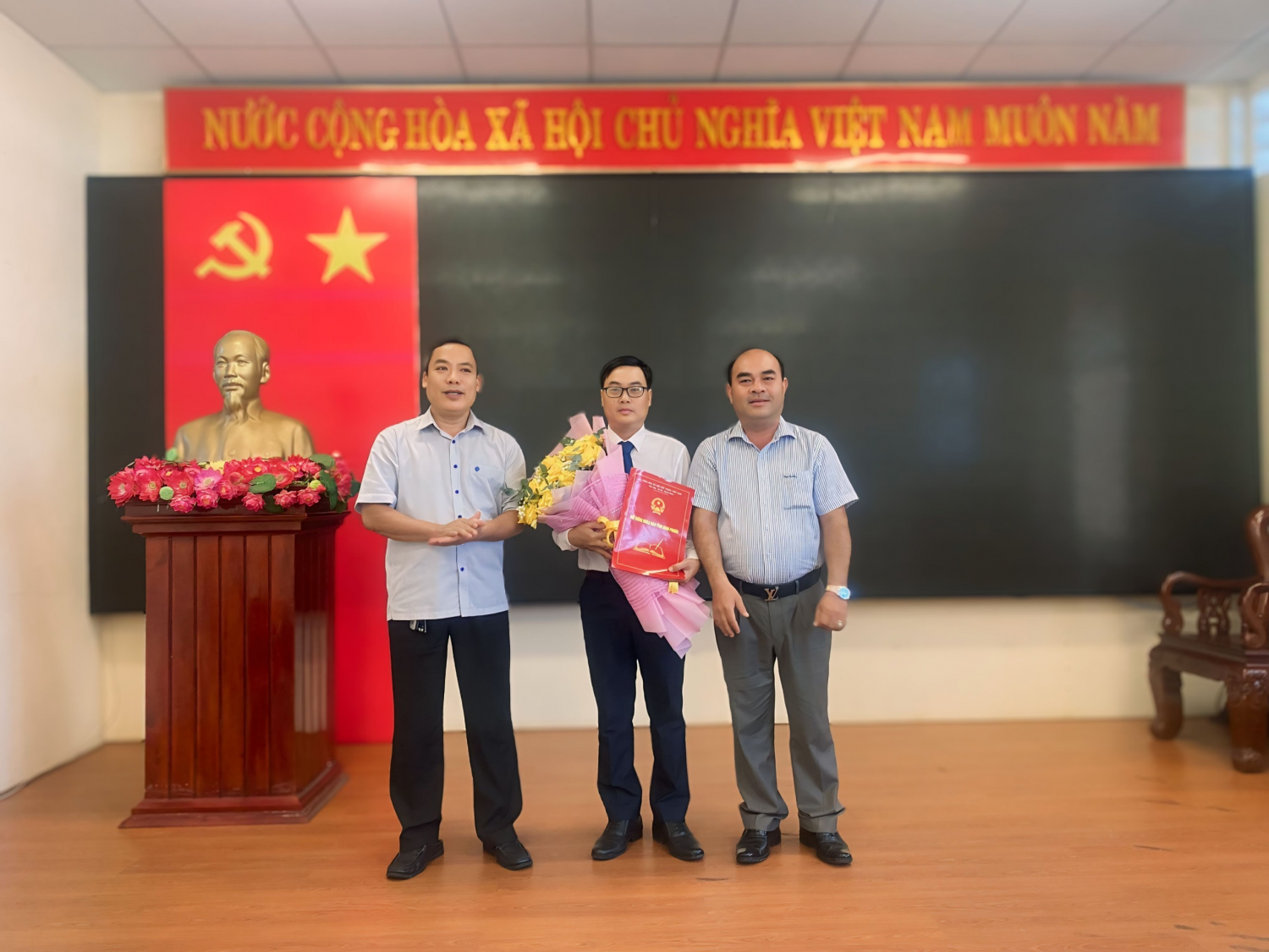 ảnh bổ nhiệm phó chánh Vp