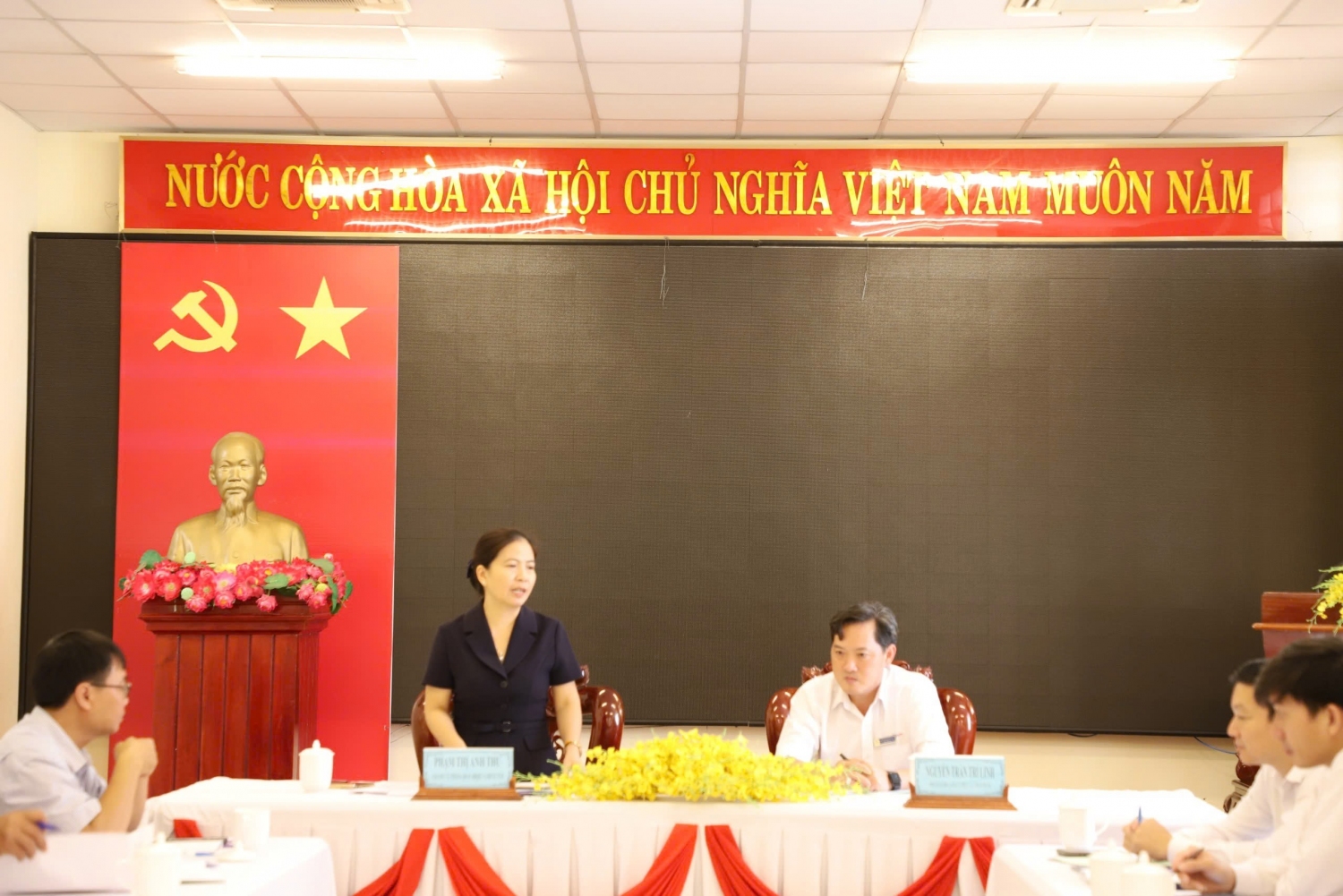 làm việc với điện lực 3