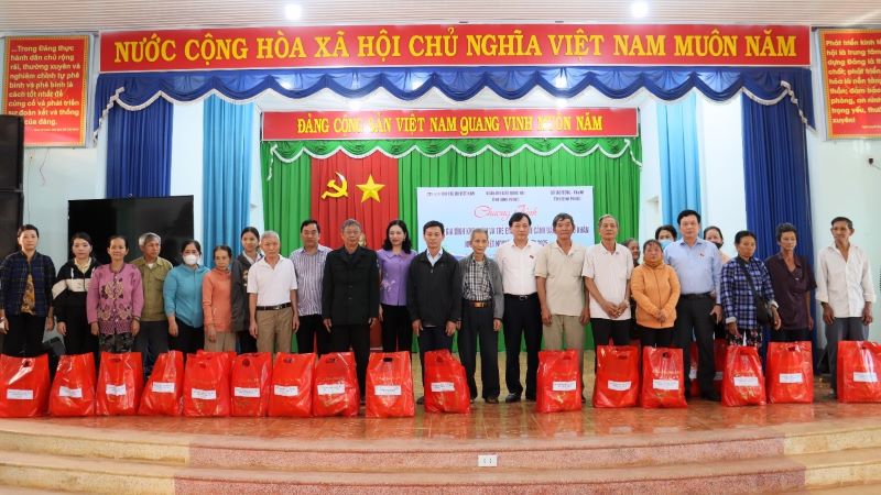 chị sang 1