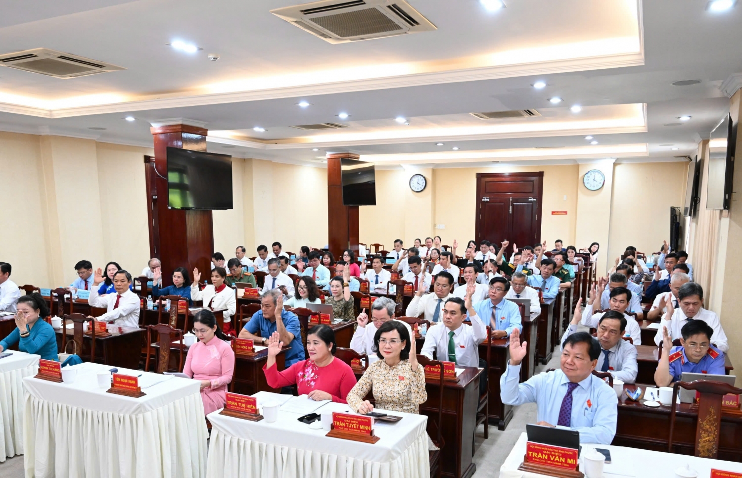 đb biểu quyết họp 20