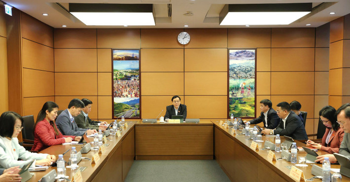 Quang cảnh phiên họp tổ
