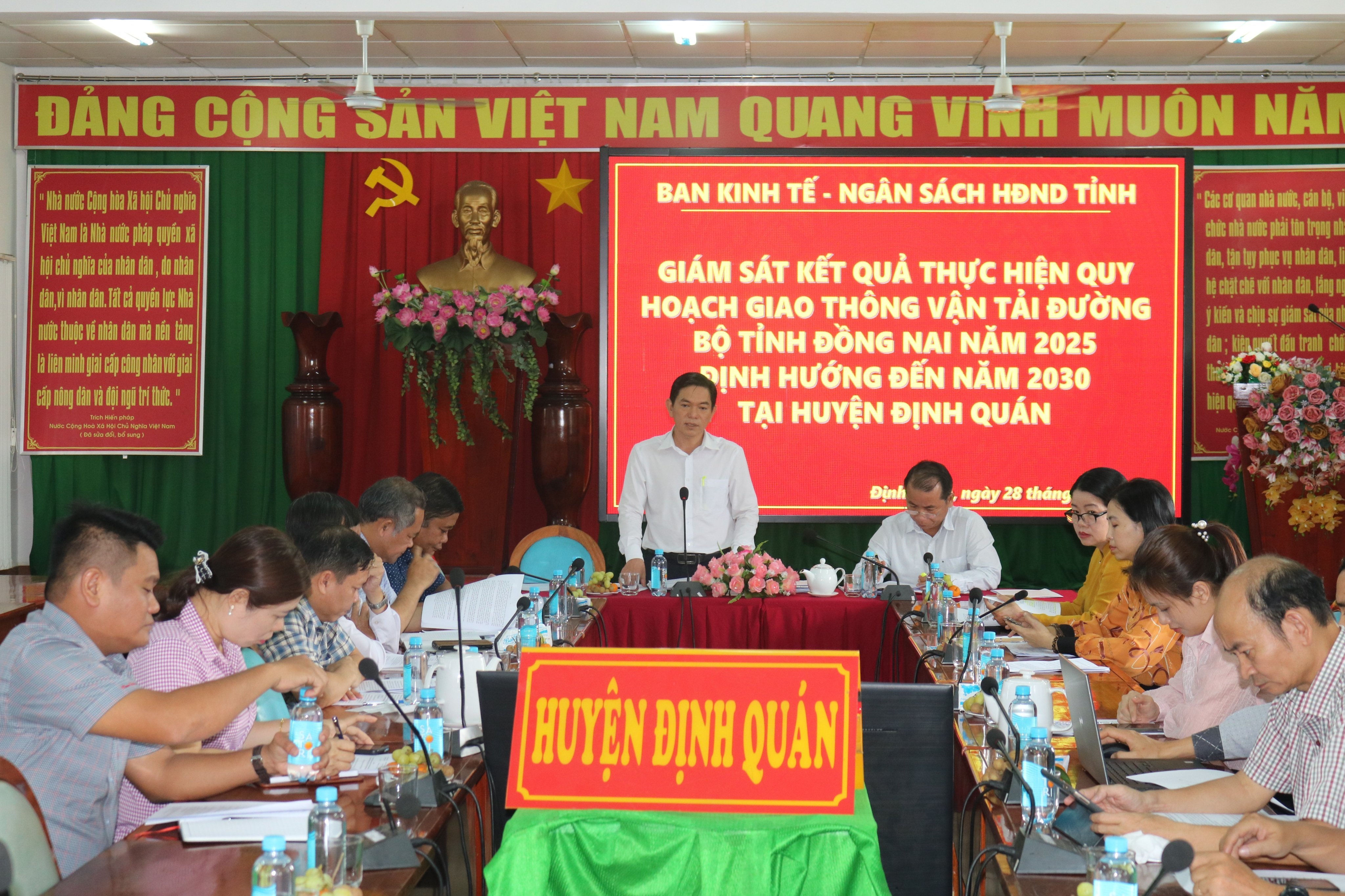 anh phuoc hop giao thong tai huyen DQ.jpg