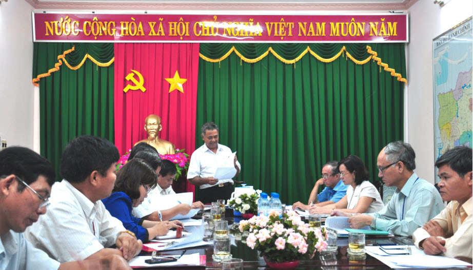 Ông Điểu Hơn phát biểu tại buổi họp