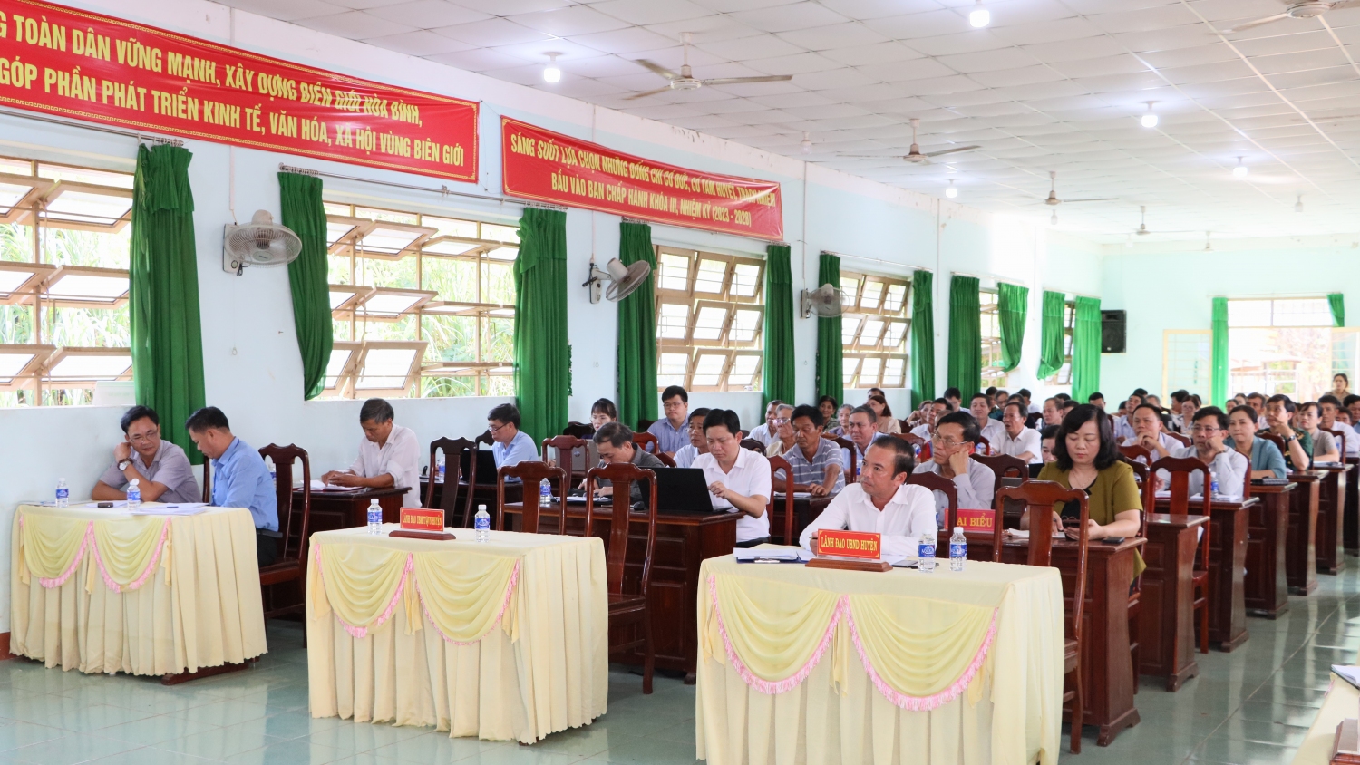 toàn cảnh HN txct bù đốp