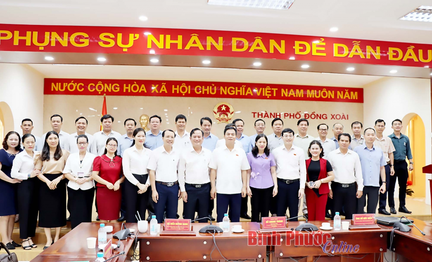 ĐOÀN GIÁM SÁT CHỤP HÌNH