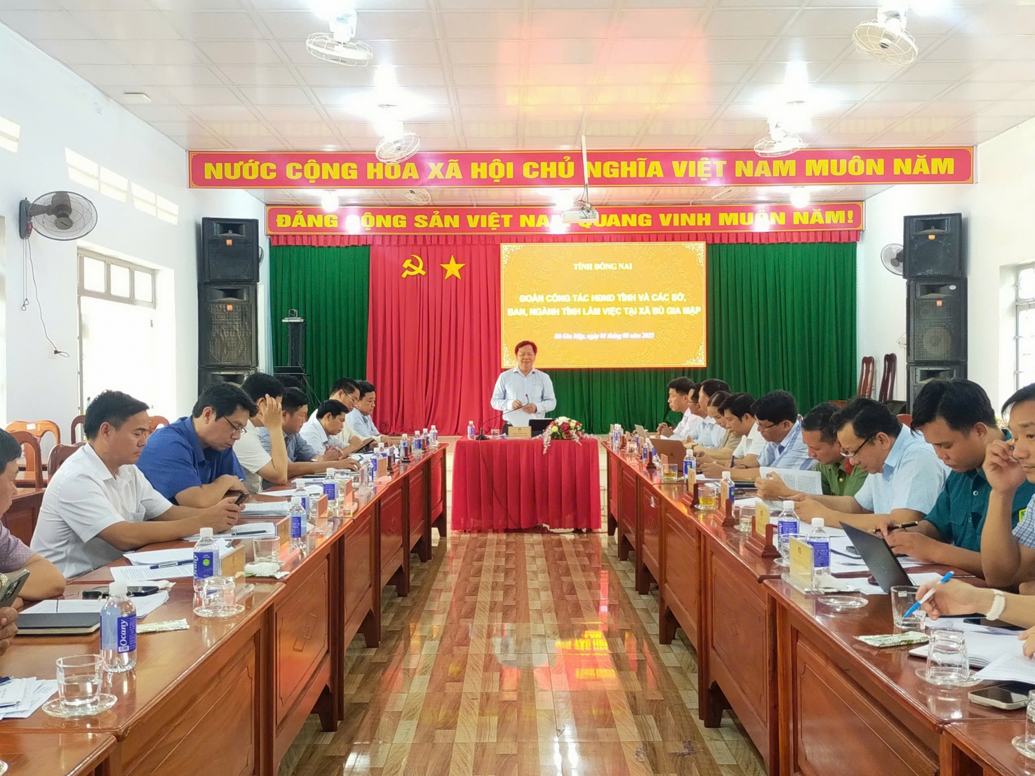 Thường trực HĐND tỉnh làm việc với UBND xã Bù Gia Mập về công tác tổ chức và hoạt động của chính quyền địa phương 02 cấp